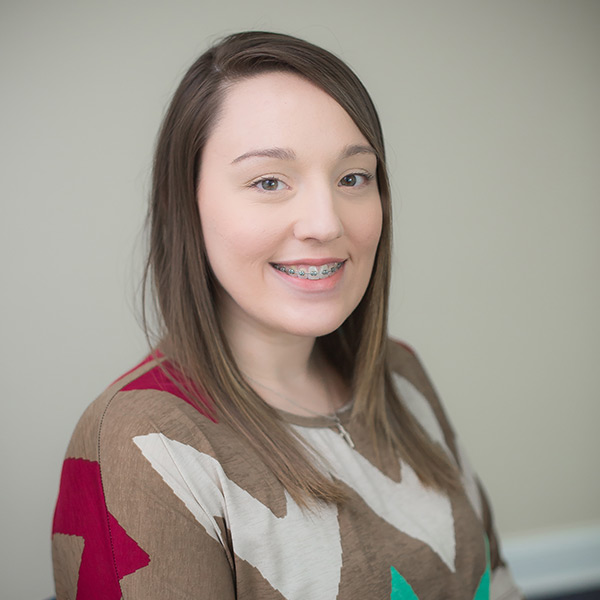 Headshot of Lindsey Farver